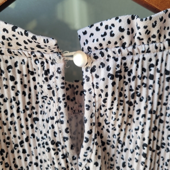 Adrianna Papell - Soft Pink Black Cheetah Stretch Ruffled Collar Top, Medium - Picture 9 of 12